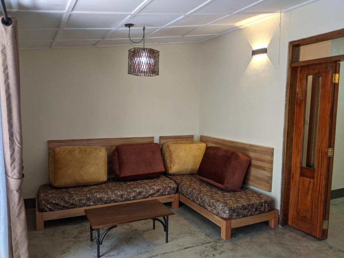 Dutchess Hotel And Restaurant Fort Portal Zewnętrze zdjęcie