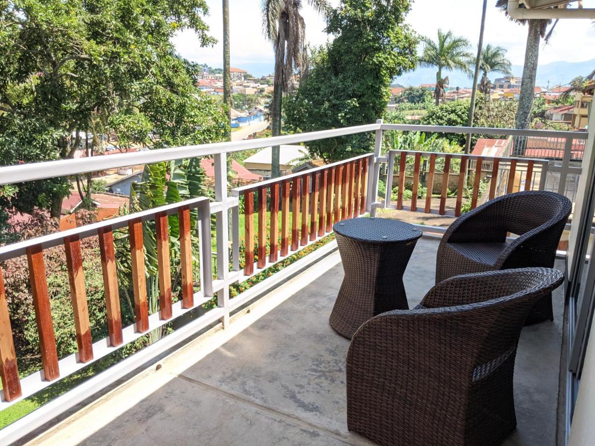 Dutchess Hotel And Restaurant Fort Portal Zewnętrze zdjęcie