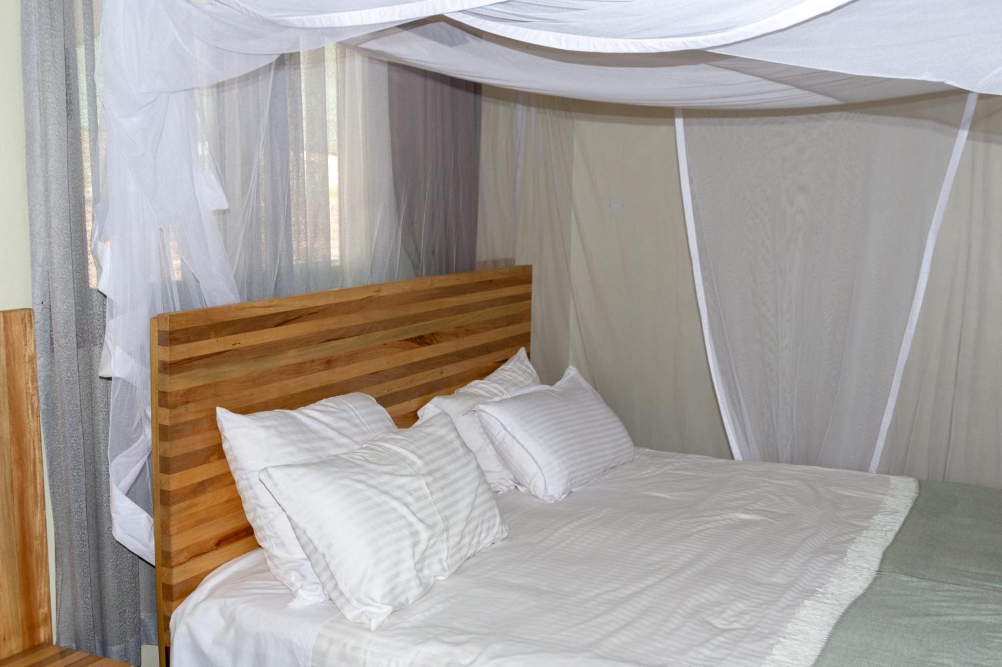Dutchess Hotel And Restaurant Fort Portal Zewnętrze zdjęcie